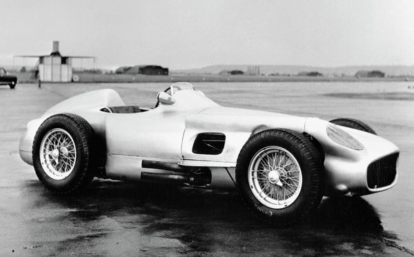 Mercedes-Benz: Quality That Lasts Over a Century Mercedes-Benz: Quality That Lasts Over a Century - Sputnik International