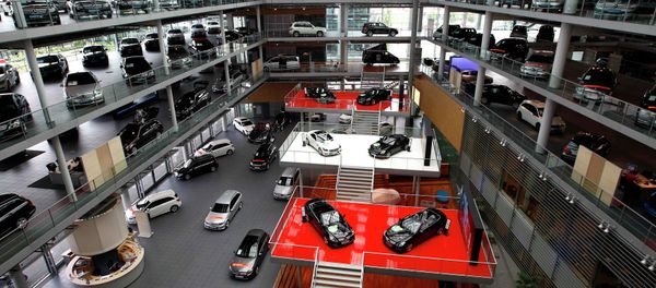 Mercedes-Benz cars are displayed in a dealership of German car manufacturer Daimler in Munich Mercedes-Benz cars are displayed in a dealership of German car manufacturer Daimler in Munich - Sputnik International