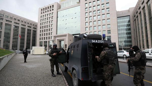 Members of special security forces stand outside the main courthouse in Istanbul, Turkey, Tuesday, March 31, 2015. Members of special security forces stand outside the main courthouse in Istanbul, Turkey, Tuesday, March 31, 2015. - Sputnik International