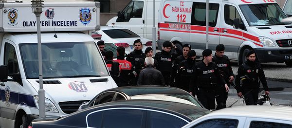 Turkish riot police take position on March 31, 2015 in Istanbul in front of the courthouse - Sputnik International