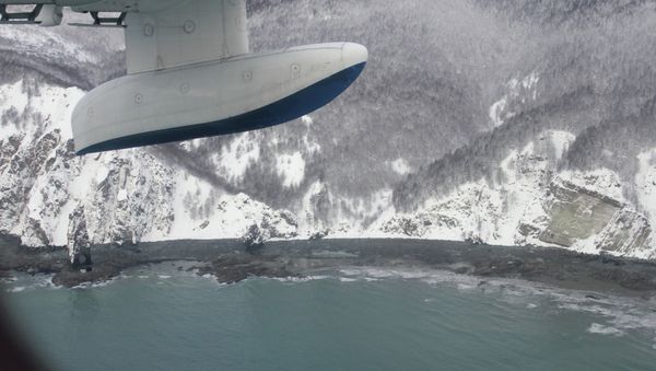 Rescue teams resumed the air search for victims of the fishing trawler accident in the Sea of Okhotsk early Saturday morning. - Sputnik International