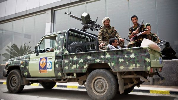Houthi militants broke into the Consulate General of Russia in the Yemeni seaport of Aden and looted it, according to reports in local media - Sputnik International