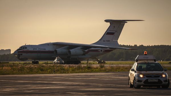 An EMERCOM Il-76 airplane - Sputnik International
