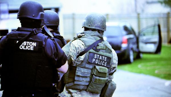 Some of the police officers who helped track down the Boston Marathon bombing suspects failed to demonstrate weapons discipline during the manhunt, creating a dangerous firefight at one point, according to a report released Friday. - Sputnik International
