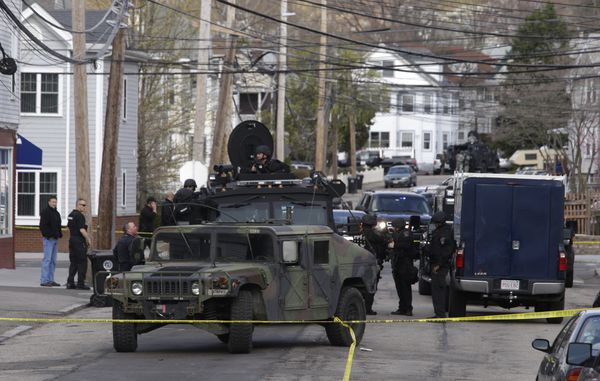 Self-deployed police officers who came to boston to help find the bombing suspects, but few were provided oversight, situational awareness, or guidance, according to an assessment released Friday Self-deployed police officers who came to boston to help find the bombing suspects, but few were provided oversight, situational awareness, or guidance, according to an assessment released Friday - Sputnik International