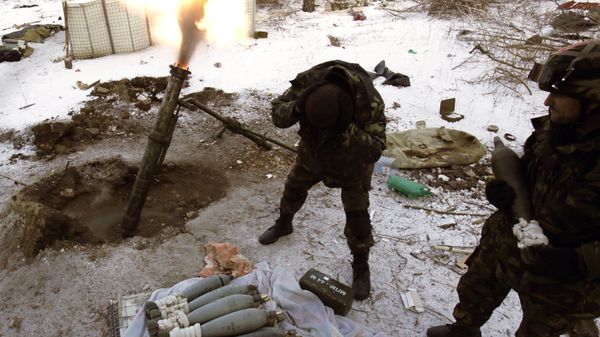 Ukrainian servicemen fire mortar , at the village of Pisky near Donetsk airport on December 5, 2014 Ukrainian servicemen fire mortar , at the village of Pisky near Donetsk airport on December 5, 2014 - Sputnik International