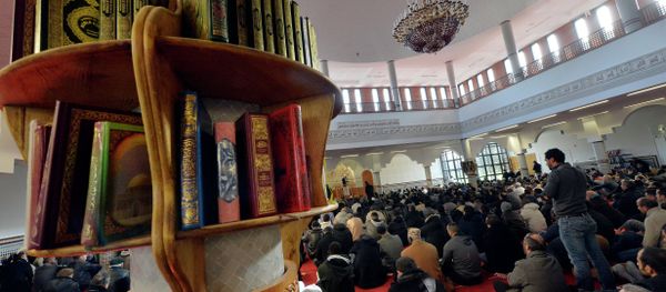Muslim people take part in the Friday prayer at the Assalam mosque on January 23, 2015 in the western French city of Nantes Muslim people take part in the Friday prayer at the Assalam mosque on January 23, 2015 in the western French city of Nantes - Sputnik International