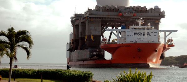 This image provided by the U.S. Navy shows the heavy lift vessel MV Blue Marlin entering Pearl Harbor, Hawaii with the Sea Based X-Band Radar (SBX) aboard Jan. 9 2006 This image provided by the U.S. Navy shows the heavy lift vessel MV Blue Marlin entering Pearl Harbor, Hawaii with the Sea Based X-Band Radar (SBX) aboard Jan. 9 2006 - Sputnik International