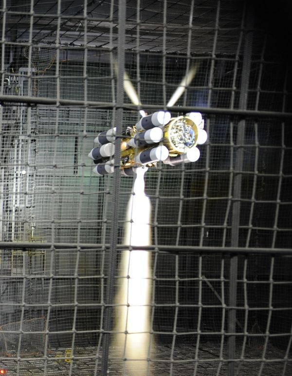 Multiple Kill Vehicle (MKV-L) during the hover test - Sputnik International