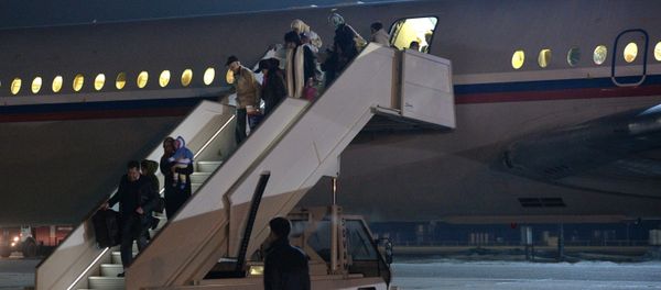 Russians evacuated from Yemen land in Moscow Region Russians evacuated from Yemen land in Moscow Region - Sputnik International