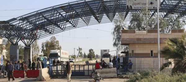 Syrian security forces regained control over a checkpoint on the Syrian-Jordanian border seized earlier by al-Nusra jihadist group, a military source told Sputnik on Sunday. - Sputnik International