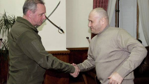 Ukrainian Chief of General Staff Viktor Muzhenko (left) meeting with Right Sector leader Dmytro Yarosh (right) - Sputnik International