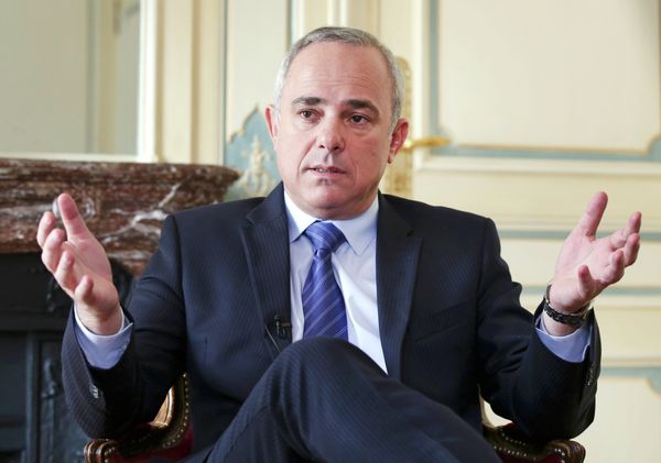 Israeli Intelligence Minister Yuval Steinitz gestures as he speaks during an interview with The Associated Press in Paris, Monday, March 23, 2015. Steinitz said Monday that dialogue with France over Iran's nuclear program has proven in the past that it was productive and makes this week's last-minute diplomatic mission to Paris worthwhile. - Sputnik International