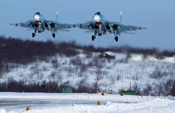Training missions of detached 279th fighter wing of the Northern Fleet aviation - Sputnik International