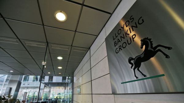 A view of the Lloyds TSB bank headquarters in central London - Sputnik International