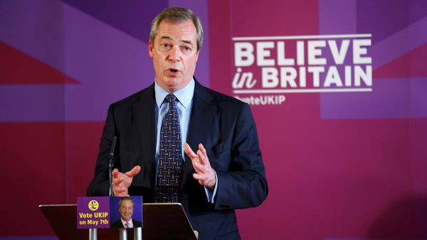 United Kingdom Indenpence Party leader Nigel Farage delivers a speech in Dudley, central England, April 7, 2015 United Kingdom Indenpence Party leader Nigel Farage delivers a speech in Dudley, central England, April 7, 2015 - Sputnik International