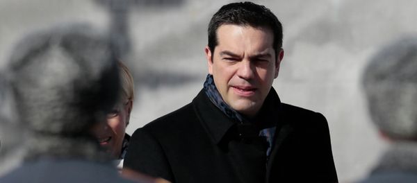 Greek Prime Minister Alexis Tsipras takes part in a wreath-laying ceremony at the Tomb of the Unknown Soldier by the Kremlin Wall in Moscow - Sputnik International