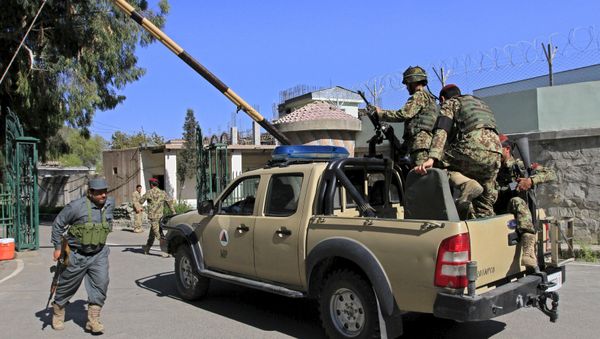 Afghan National Army soldiers (ANA) (R) arrive at the compound of a provincial governor's office in Jalalabad Afghan National Army soldiers (ANA) (R) arrive at the compound of a provincial governor's office in Jalalabad - Sputnik International