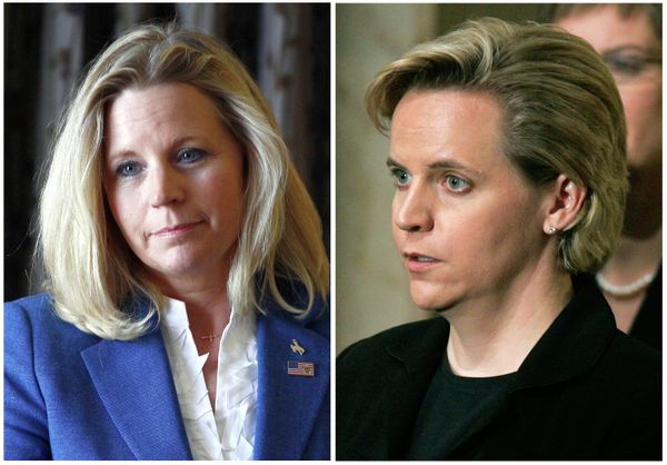Liz Cheney (left) and her sister Mary Cheney (right) Liz Cheney (left) and her sister Mary Cheney (right) - Sputnik International