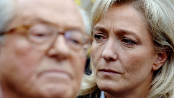 Marine Le Pen (right) and her father Jean-Marie Le Pen Marine Le Pen (right) and her father Jean-Marie Le Pen - Sputnik International