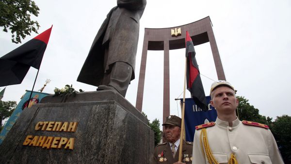 Veterans of the Ukrainian Insurgent Army (OUN-UPA) at the monument to Stepan Bandera during the Heroes Festival in Lviv. Veterans of the Ukrainian Insurgent Army (OUN-UPA) at the monument to Stepan Bandera during the Heroes Festival in Lviv. - Sputnik International
