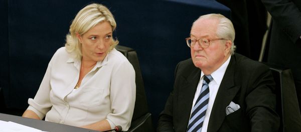 Jean-Marie Le Pen, right, and his daughter Marine Le Pen sit at the European Parliament, in Strasbourg, eastern France - Sputnik International