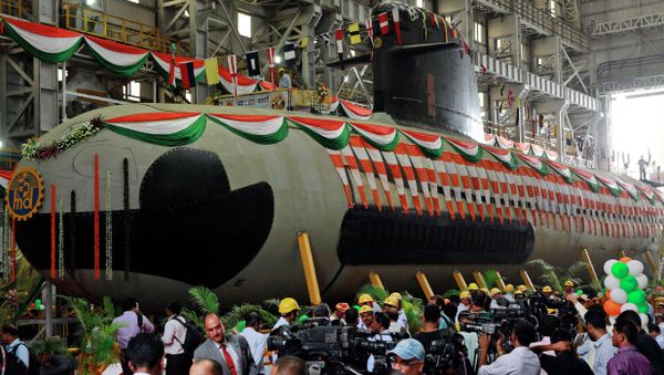 Employees and journalists gather around the Indian Navy's first indigenously-built Scorpene attack submarine at Mazagon Dock in Mumbai, India. Employees and journalists gather around the Indian Navy's first indigenously-built Scorpene attack submarine at Mazagon Dock in Mumbai, India. - Sputnik International