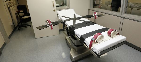 Witness room at right, outside the newly renovated death chamber at the Oklahoma State Penitentiary in McAlester, Okla Witness room at right, outside the newly renovated death chamber at the Oklahoma State Penitentiary in McAlester, Okla - Sputnik International