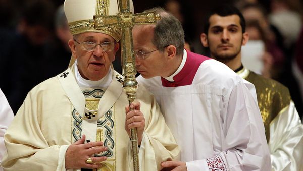 Monsignor Guido Marini, center, shares a word with Pope Francis, left, at the end of an Armenian-Rite Mass to commemorate the 100th anniversary of the Armenian Genocide, in St. Peter's Basilica, at the Vatican, Sunday, April 12, 2015. Monsignor Guido Marini, center, shares a word with Pope Francis, left, at the end of an Armenian-Rite Mass to commemorate the 100th anniversary of the Armenian Genocide, in St. Peter's Basilica, at the Vatican, Sunday, April 12, 2015. - Sputnik International