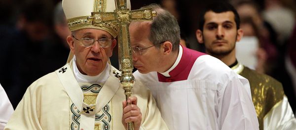 Monsignor Guido Marini, center, shares a word with Pope Francis, left, at the end of an Armenian-Rite Mass to commemorate the 100th anniversary of the Armenian Genocide, in St. Peter's Basilica, at the Vatican, Sunday, April 12, 2015. Monsignor Guido Marini, center, shares a word with Pope Francis, left, at the end of an Armenian-Rite Mass to commemorate the 100th anniversary of the Armenian Genocide, in St. Peter's Basilica, at the Vatican, Sunday, April 12, 2015. - Sputnik International