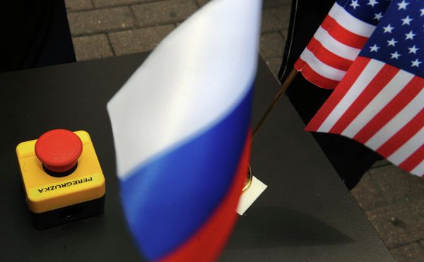 The symbolic reset button presented to Russian Foreign Minister Sergei Lavrov by US Secretary of State Hillary Clinton. Mistaken translation or ingenious prediction? The symbolic reset button presented to Russian Foreign Minister Sergei Lavrov by US Secretary of State Hillary Clinton. Mistaken translation or ingenious prediction? - Sputnik International