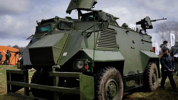 A Ukrainian weapons system installed on a British Saxon military armored personnel carrier during a presentation of new samples of Ukrainian-made weapons for the Ukrainian Army at a military base in Novi Petrivtsi outside Kiev, Ukraine, Saturday, April 4, 2015 - Sputnik International
