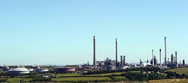 A general view of the Chevron Oil Refinery near Pembroke in west Wales A general view of the Chevron Oil Refinery near Pembroke in west Wales - Sputnik International