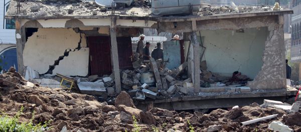 A two-storey building is seen after it was destroyed by an air strike in Yemen's central city of Ibb April 13, 2015 A two-storey building is seen after it was destroyed by an air strike in Yemen's central city of Ibb April 13, 2015 - Sputnik International