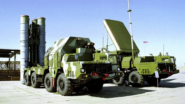 A Russian S-300 anti-aircraft missile system is on display in an undisclosed location in Russia - Sputnik International