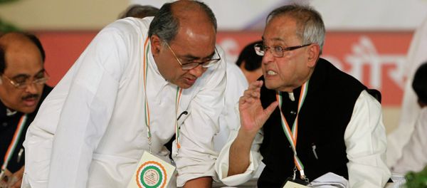 Secretary General of Indian National Congress Digvijay Singh (left) Secretary General of Indian National Congress Digvijay Singh (left) - Sputnik International