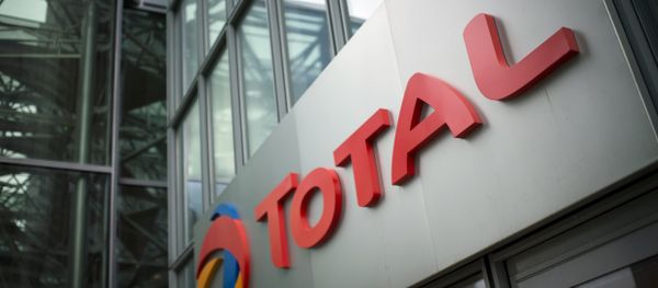 A picture shows the logo of French oil company headquarters Total, on October 21, 2014 in La Defense buisness district, near Paris A picture shows the logo of French oil company headquarters Total, on October 21, 2014 in La Defense buisness district, near Paris - Sputnik International
