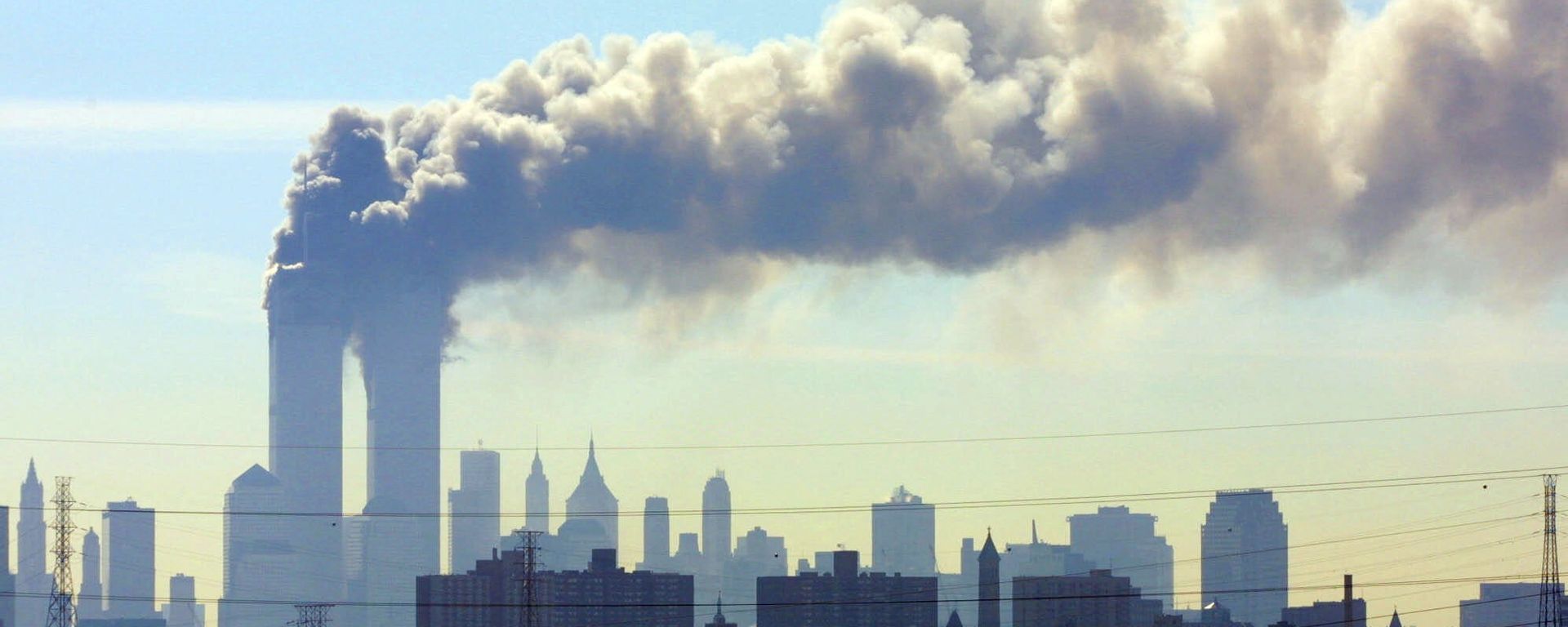 The US Federal Bureau of Investigation is facing accusations that it has constantly whitewashed Saudi Arabian connections to the 9/11 attacks in the wake a new update report on the Bureau's investigations. The US Federal Bureau of Investigation is facing accusations that it has constantly whitewashed Saudi Arabian connections to the 9/11 attacks in the wake a new update report on the Bureau's investigations. - Sputnik International, 1920, 12.09.2018