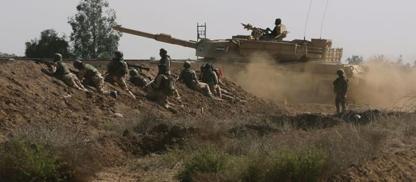Iraqi security forces participate in a drill as U.S. forces help train them in Taji, north of Baghdad, Iraq. Iraqi security forces participate in a drill as U.S. forces help train them in Taji, north of Baghdad, Iraq. - Sputnik International