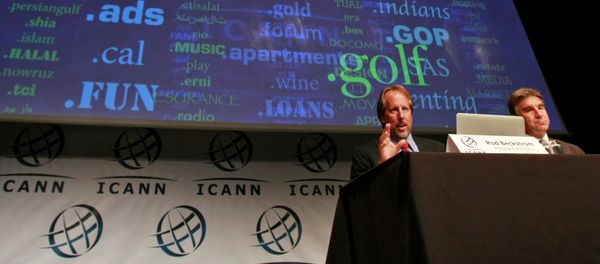 ICANN President and Chief Executive Rod Beckstrom speaks on expanding the number of domain name suffixes during a press conference in London. - Sputnik International
