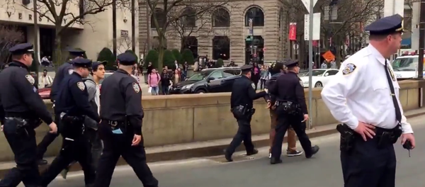 Stop Police Brutality Protest Leads to Arrests on the Brooklyn Bridge Stop Police Brutality Protest Leads to Arrests on the Brooklyn Bridge - Sputnik International