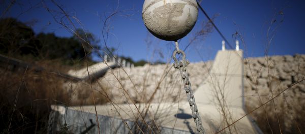 Docks that collapsed when the water receded are seen at Lake Cachuma in Santa Barbara, California Docks that collapsed when the water receded are seen at Lake Cachuma in Santa Barbara, California - Sputnik International