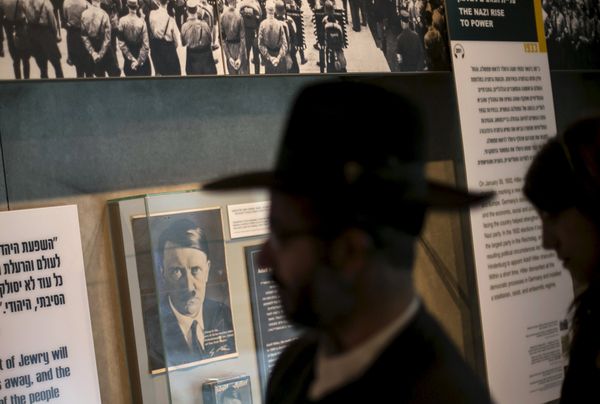Never Forget: Holocaust Remembrance Day - Sputnik International