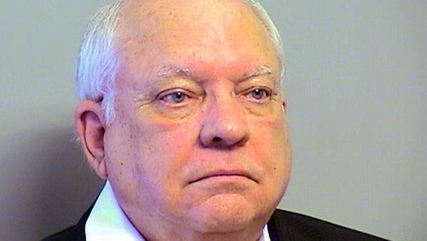 This Tuesday, April 14, 2015 photo provided by the Tulsa County, Oklahoma, Sheriff's Office shows Robert Bates. The 73-year-old Oklahoma reserve sheriff's deputy, who authorities said fatally shot a suspect after confusing his stun gun and handgun, was booked into the county jail Tuesday on a manslaughter charge. - Sputnik International