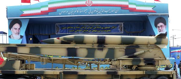 Missiles are displayed by the Iranian army in a military parade marking National Army Day - Sputnik International