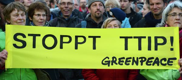Greenpeace activists Greenpeace activists - Sputnik International
