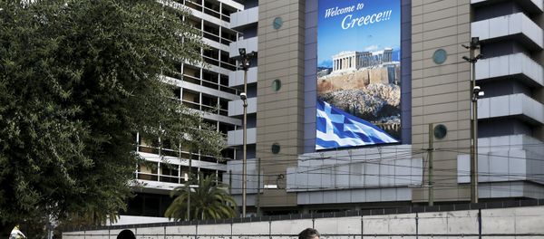 People are seen on Omonia square in Athens People are seen on Omonia square in Athens - Sputnik International
