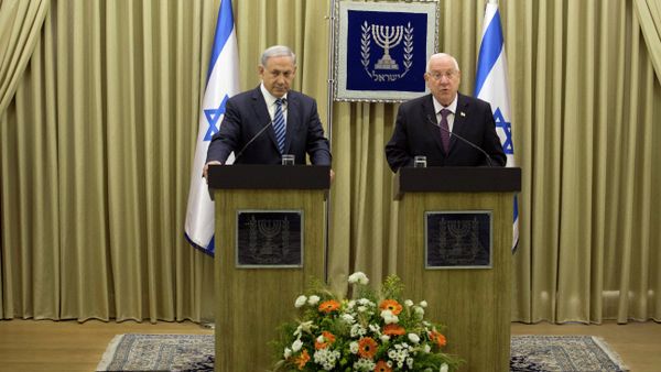 Israeli Prime Minister Benjamin Netanyahu and President Reuven Rivlin (R) attend a press conference at the president's residence in Jerusalem on April 20, 2015 Israeli Prime Minister Benjamin Netanyahu and President Reuven Rivlin (R) attend a press conference at the president's residence in Jerusalem on April 20, 2015 - Sputnik International