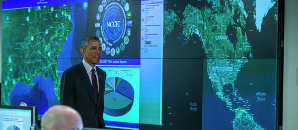 President Barack Obama arrives to speak at the National Cybersecurity and Communications Integration Center in Arlington - Sputnik International