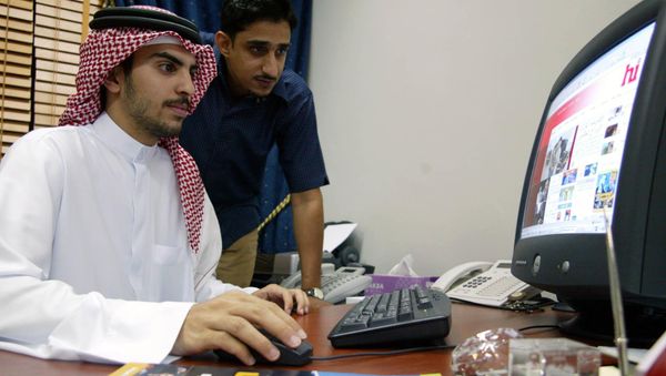 Russia may reportedly help the Persian Gulf island kingdom of Bahrain create its own national web-search systems and develop data centers for protection against the impact of other countries - Sputnik International